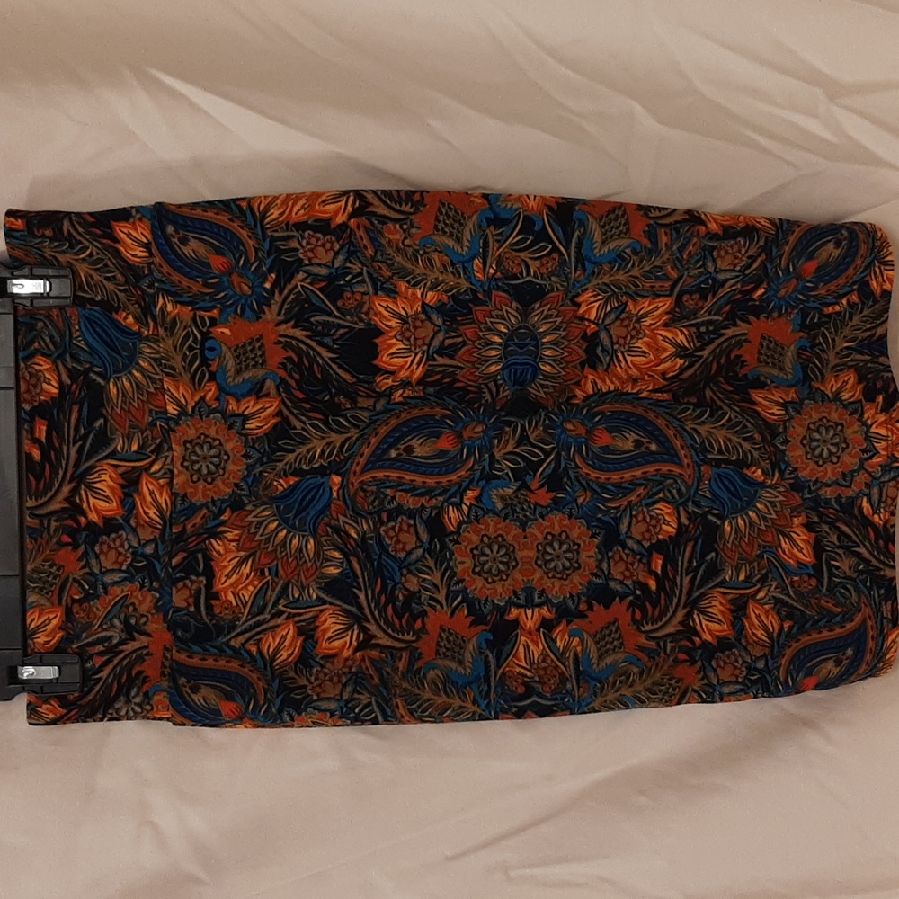 Lularoe knee length skirt